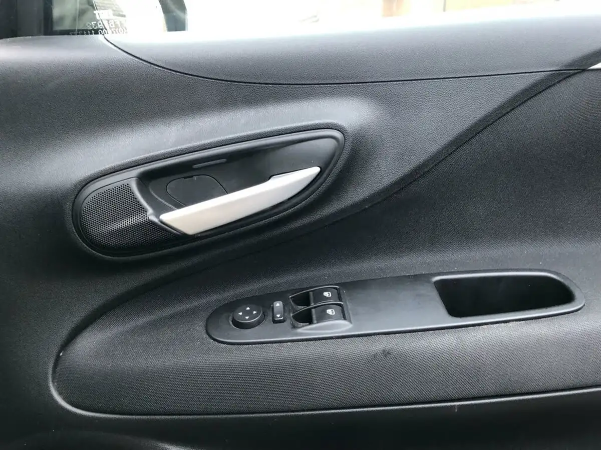 2014-fiat-punto-14-jet-black-ii-big-14