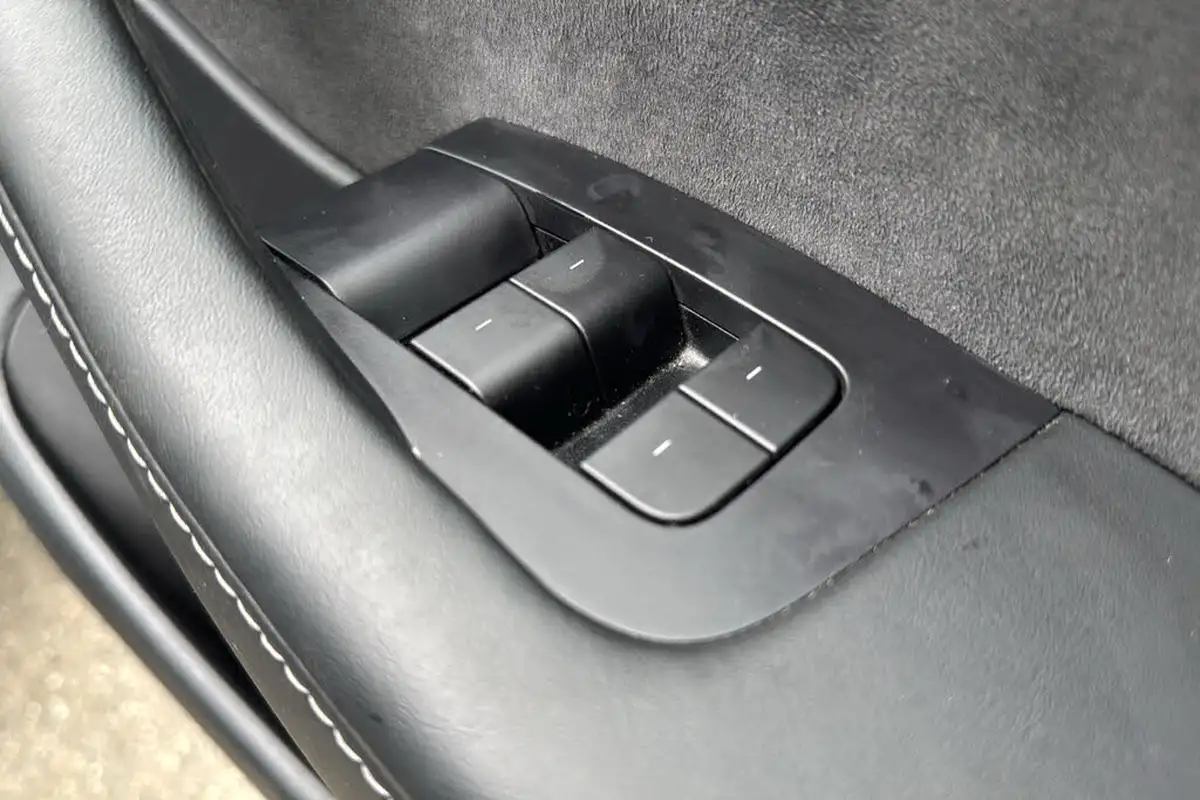 2021-tesla-model-3-e-long-range-4x4-big-24