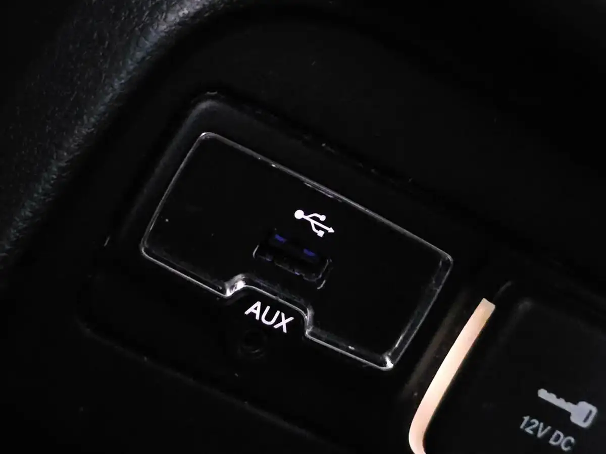 2015-jeep-renegade-14-longitude-big-73