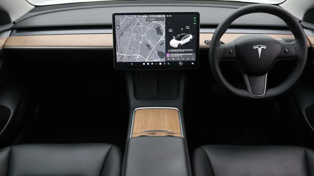 2021-tesla-model-3-e-long-range-awd-big-13