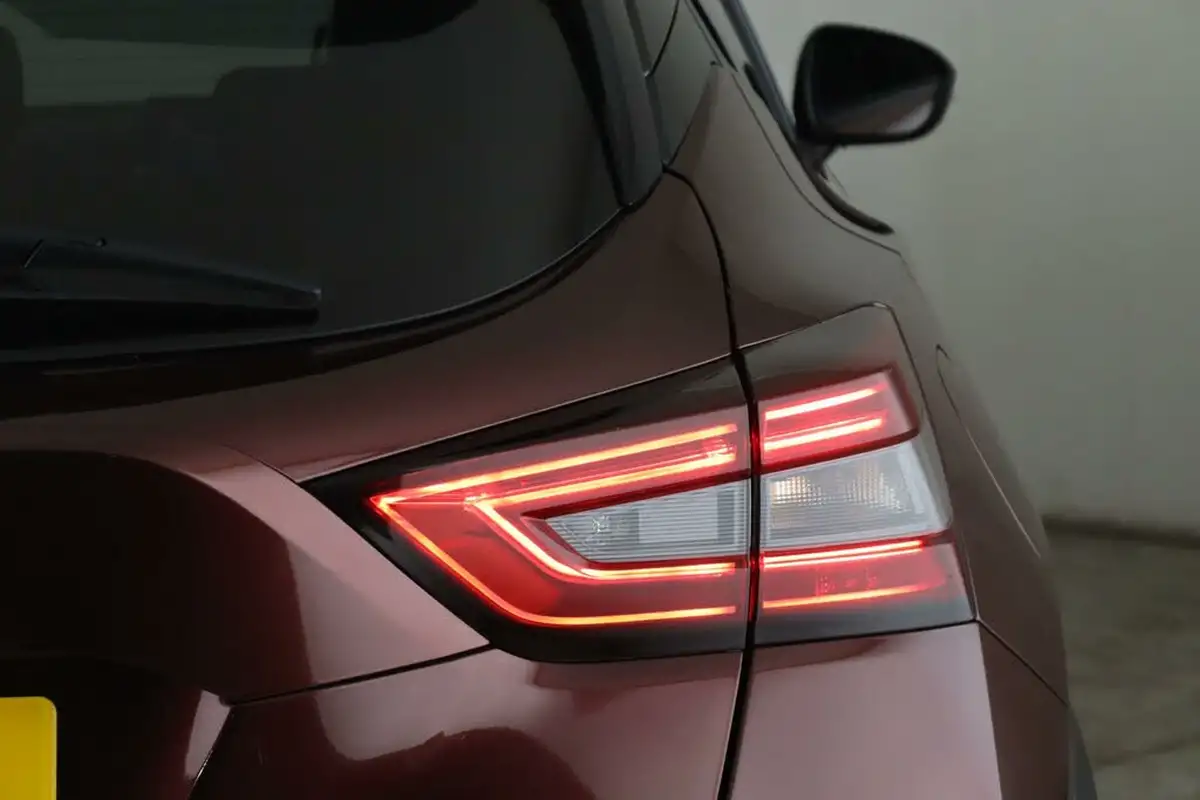 2021-nissan-juke-10-dig-t-tekna-big-8
