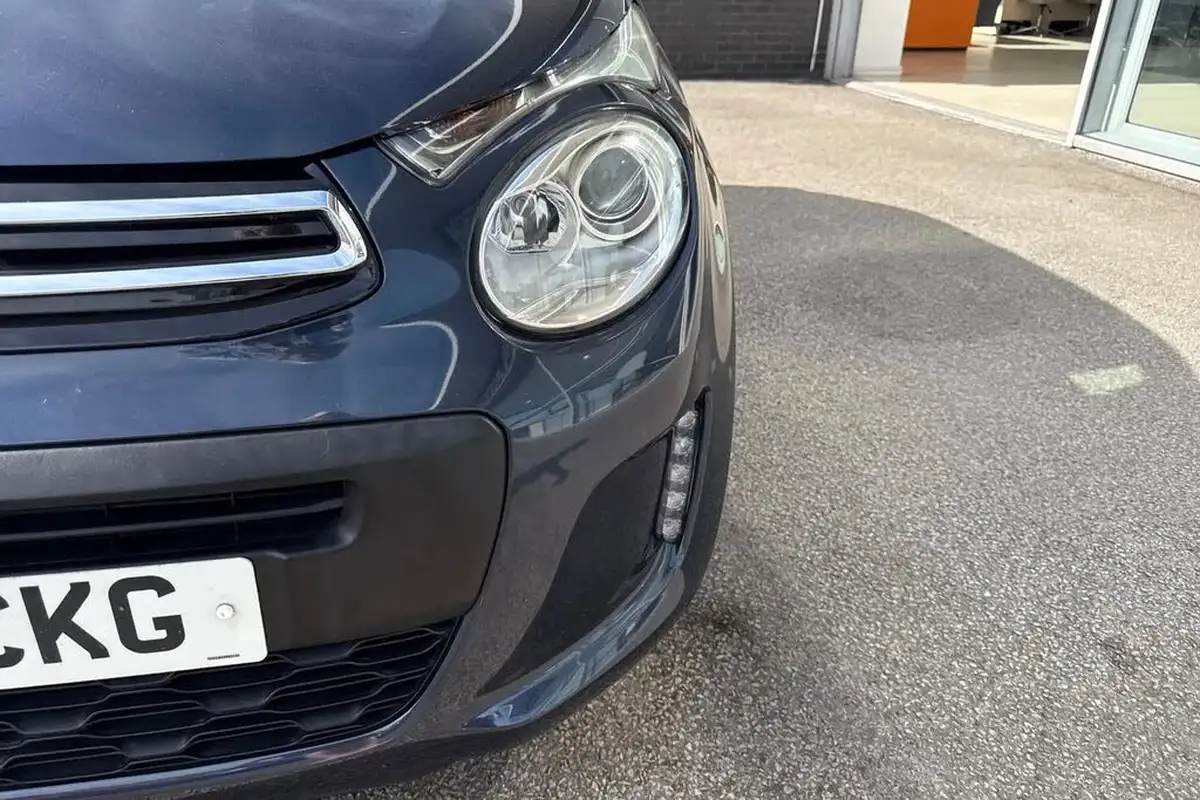 2017-citroen-c1-10-vti-airscape-feel-big-8