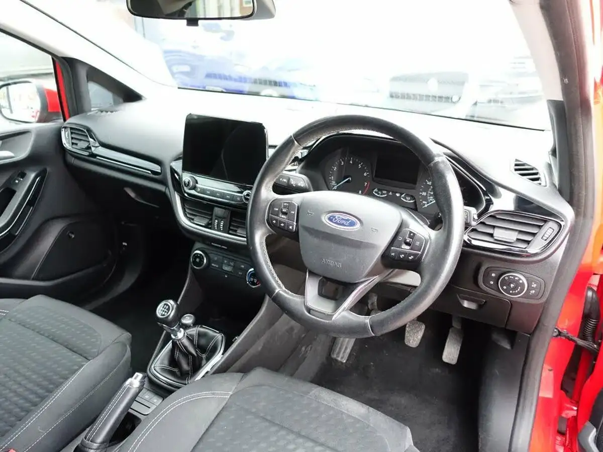 2017-ford-fiesta-10t-zetec-100ps-ecoboost-ss-3d-big-9
