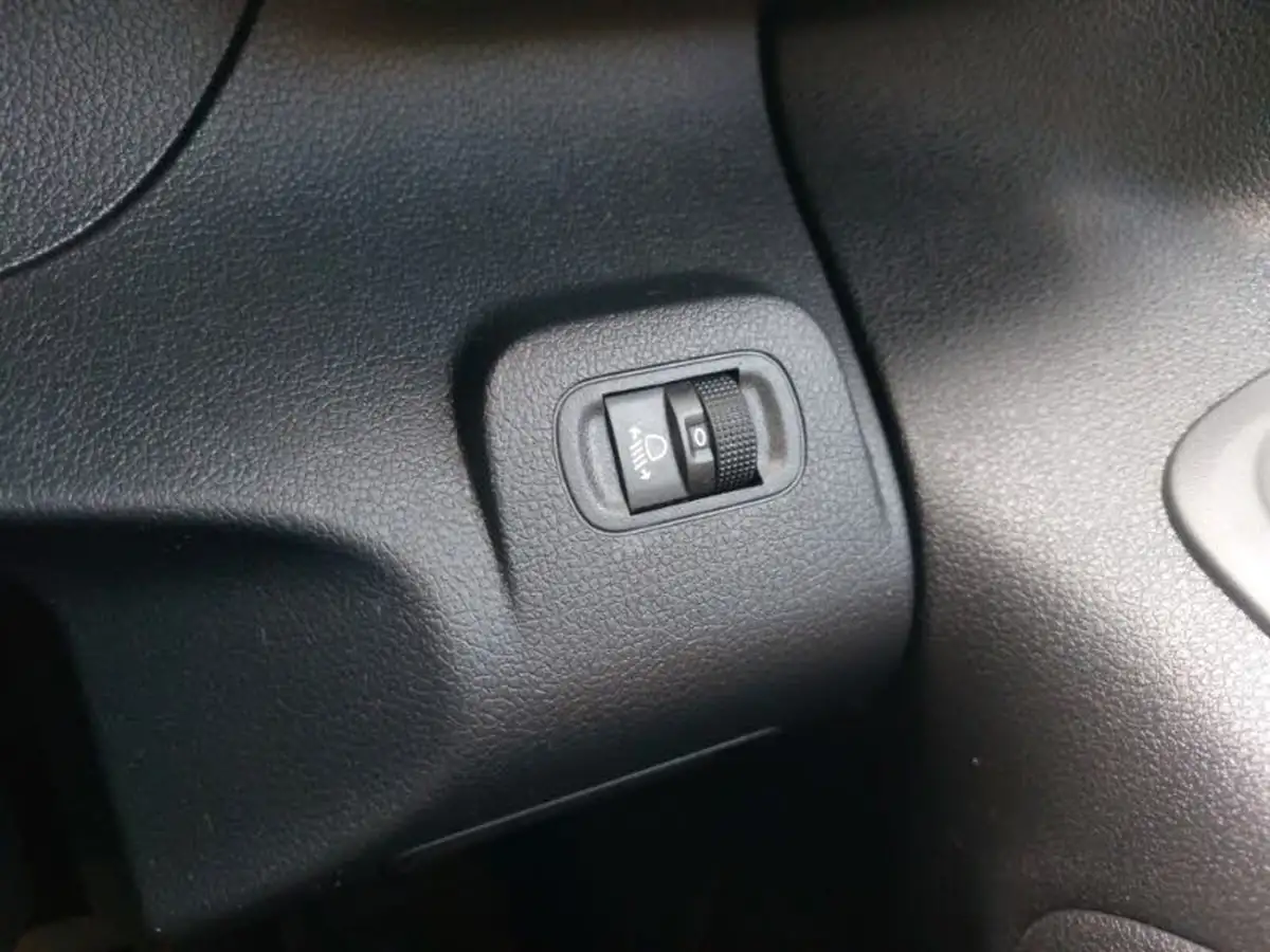 2019-peugeot-partner-15-bluehdi-1000-professional-100ps-eu6dt-panel-big-17