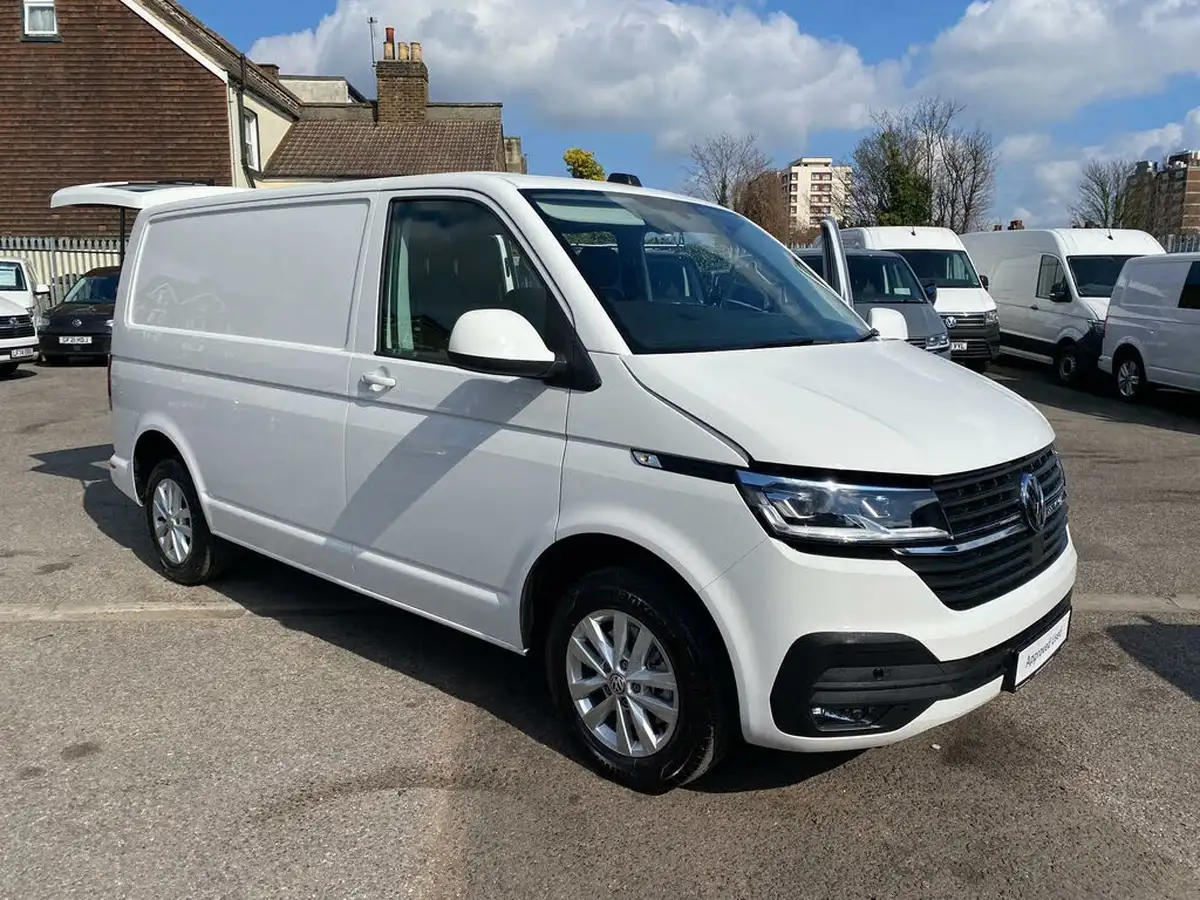 2024-volkswagen-transporter-big-33