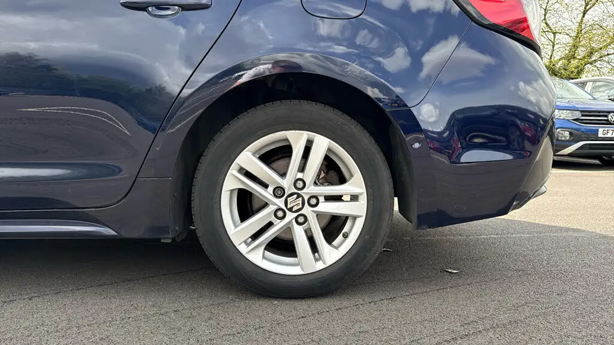 2021-suzuki-swace-18-sz5-big-17