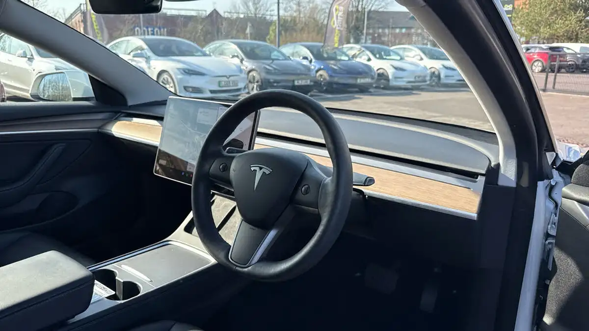 2021-tesla-model-3-e-long-range-4x4-big-8