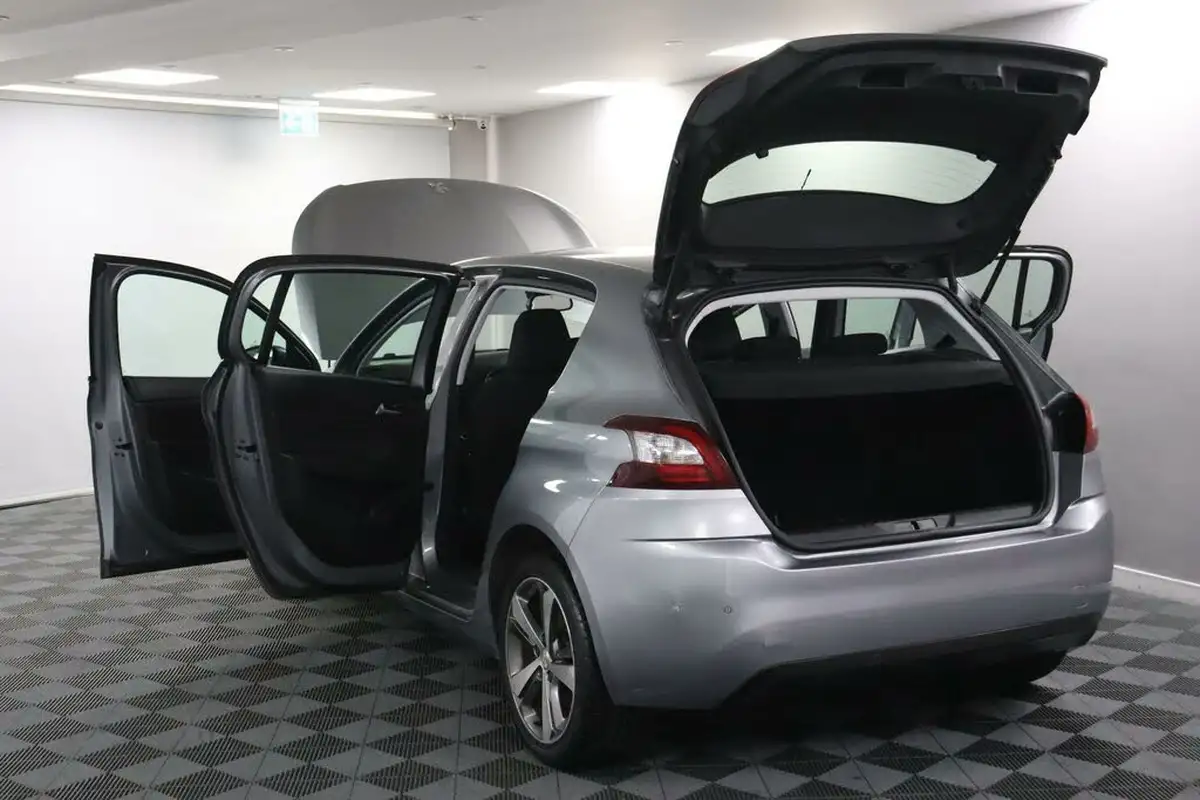 2016-peugeot-308-12-puretech-allure-130bhp-big-16
