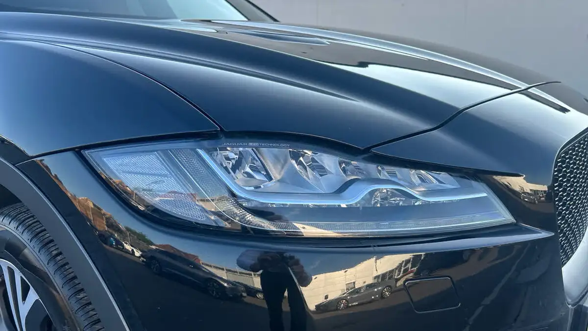 2019-jaguar-f-pace-50-v8-sc-svr-ss-big-16