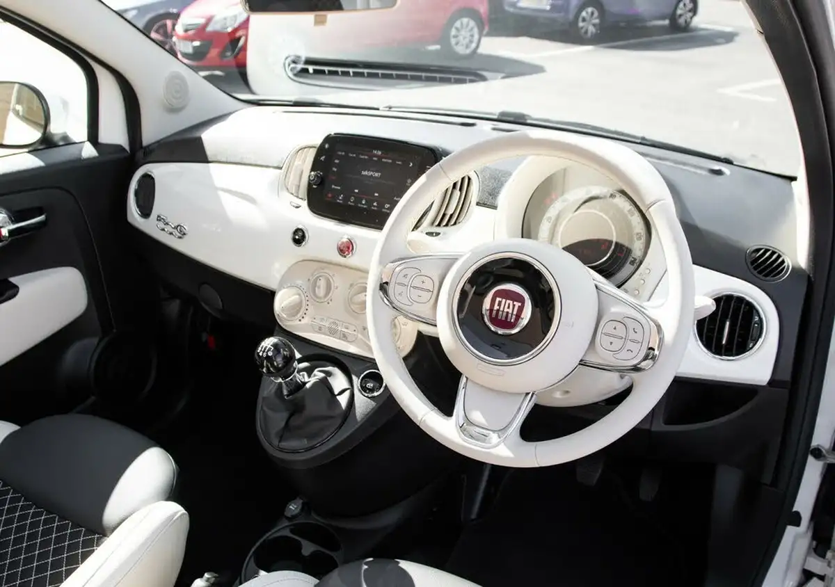 2022-fiat-500c-10-dolcevita-big-4