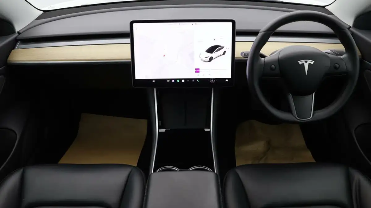 2020-tesla-model-3-e-standard-plus-big-12