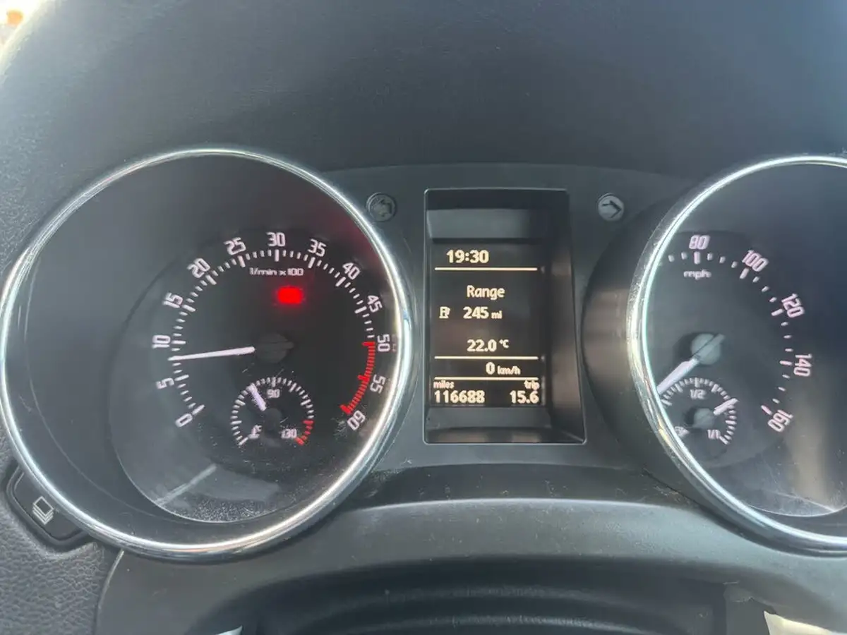 2011-skoda-yeti-20td-se-plus-140bhp-4x4-big-33