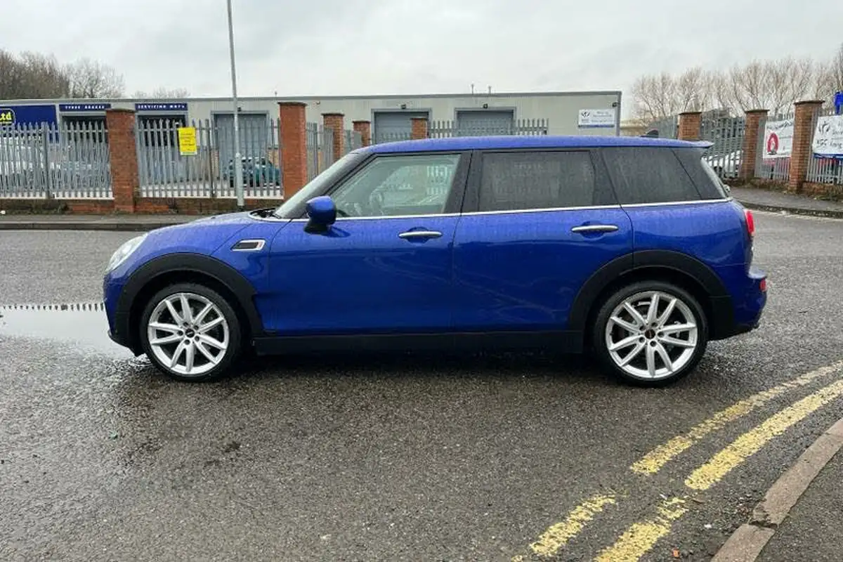 2020-mini-clubman-15-cooper-sport-big-4