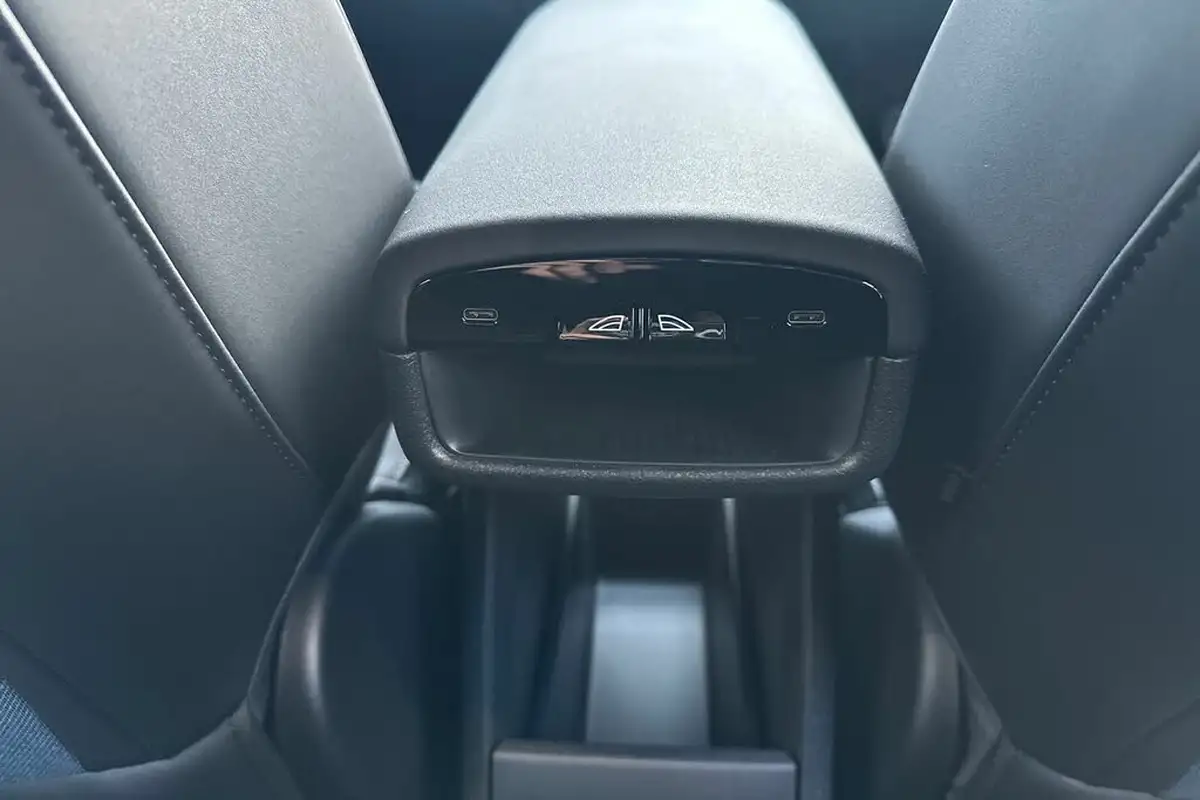 2024-volvo-ex30-e-single-motor-plus-extended-range-big-31