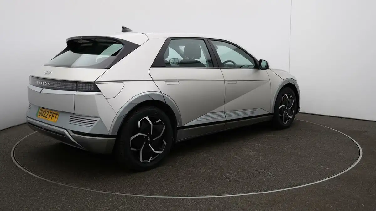 2022-hyundai-ioniq-5-e-premium-217ps-73kwh-rwd-big-44