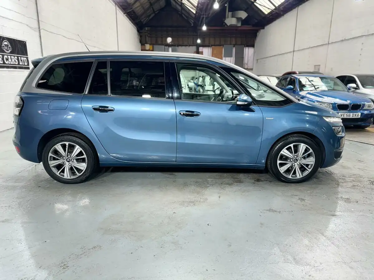 2015-citroen-grand-c4-picasso-16bluehdi-exclusive-eat6-big-6