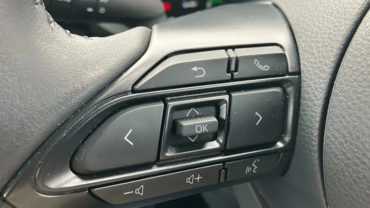 2022-toyota-yaris-cross-15-vvt-i-dynamic-big-26