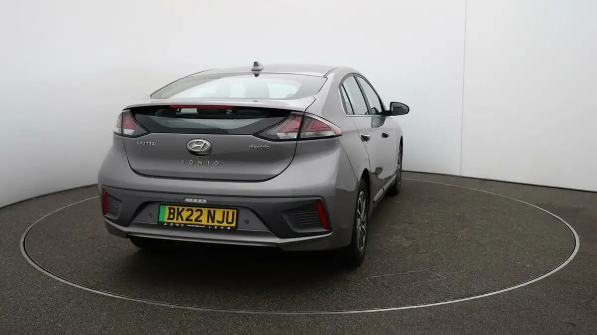 2022-hyundai-ioniq-e-premium-electric-big-50