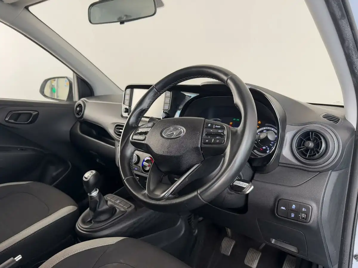 2020-hyundai-i10-10-se-connect-big-20