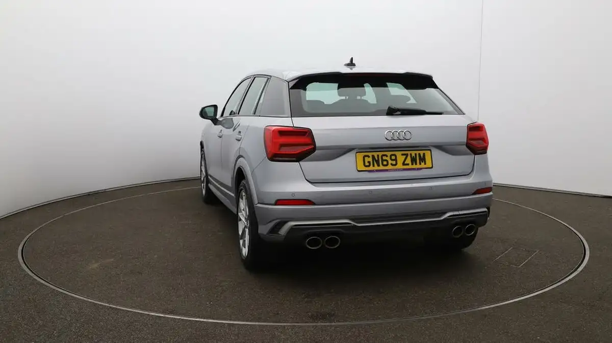 2019-audi-sq2-20-tfsi-big-49