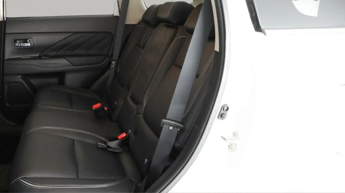 2017-mitsubishi-outlander-20-4hs-phev-5st-big-16