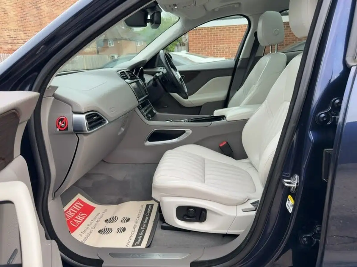 2018-jaguar-f-pace-20i-portfolio-300ps-awd-1999cc-big-11