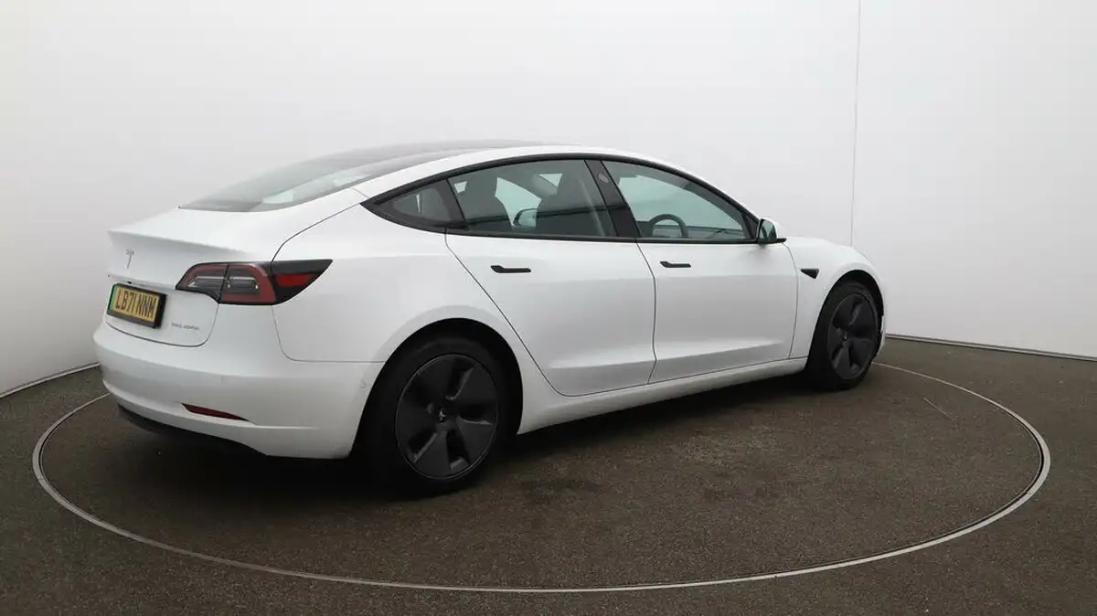 2021-tesla-model-3-e-long-range-awd-big-44
