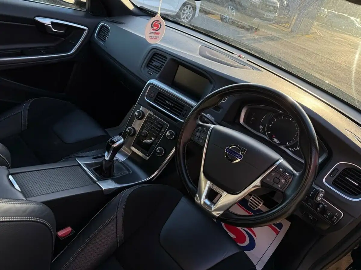 2017-volvo-v60-20-t4-r-design-big-50