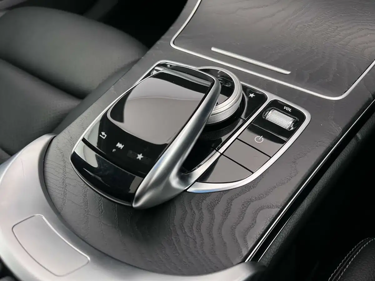 2018-mercedes-benz-c-class-21d-c250d-amg-line-premium-plusss-saloon-4d-big-29