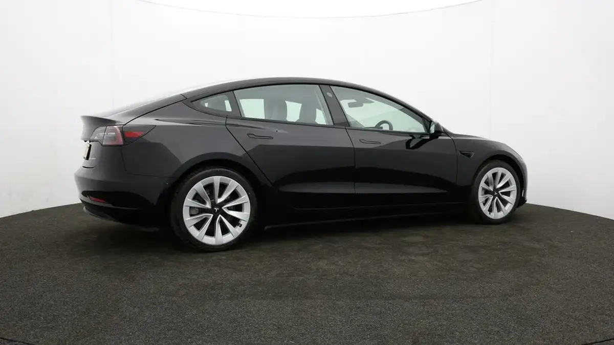 2021-tesla-model-3-e-long-range-4x4-big-28