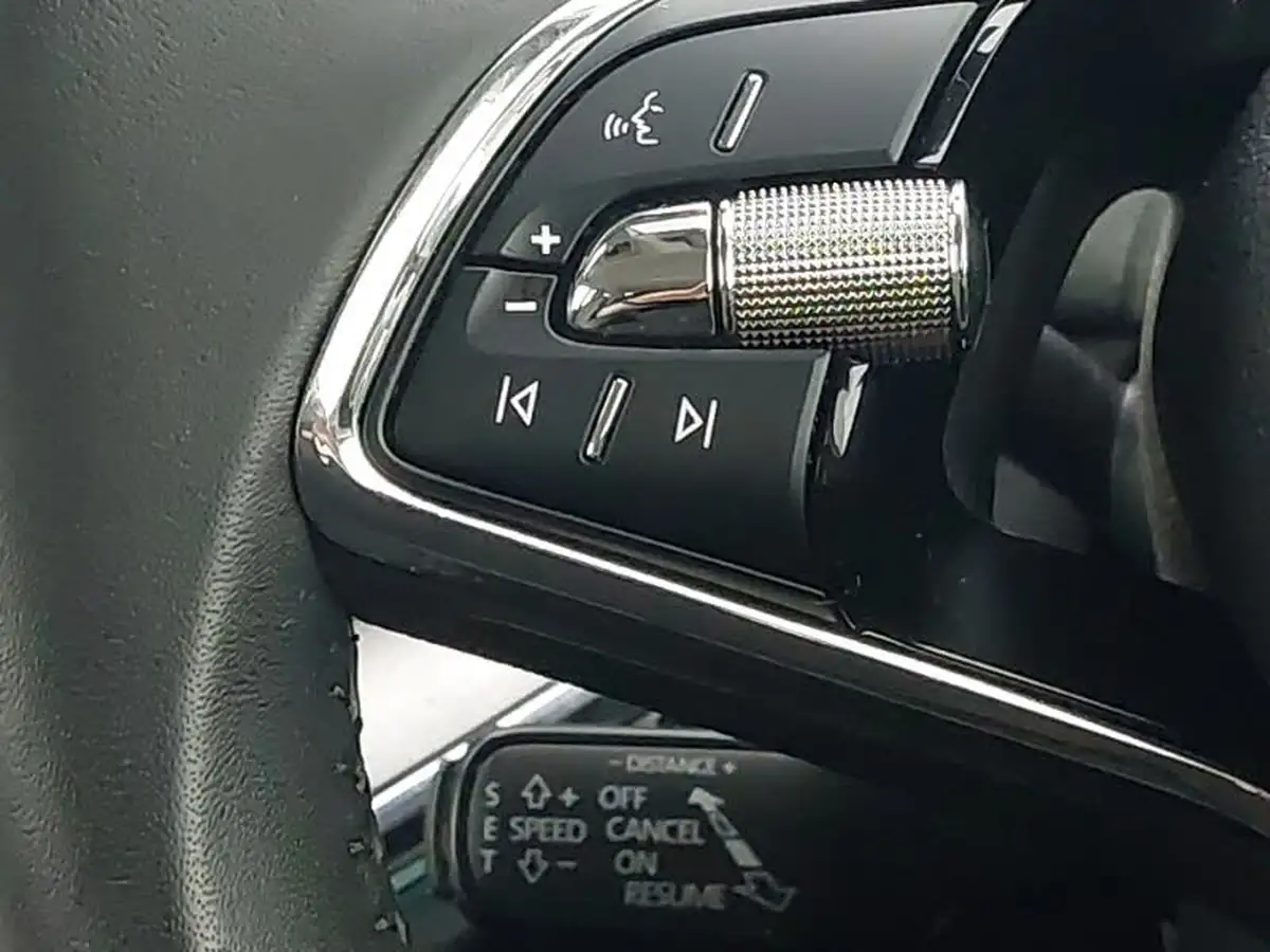 2024-skoda-enyaq-e-60-big-13
