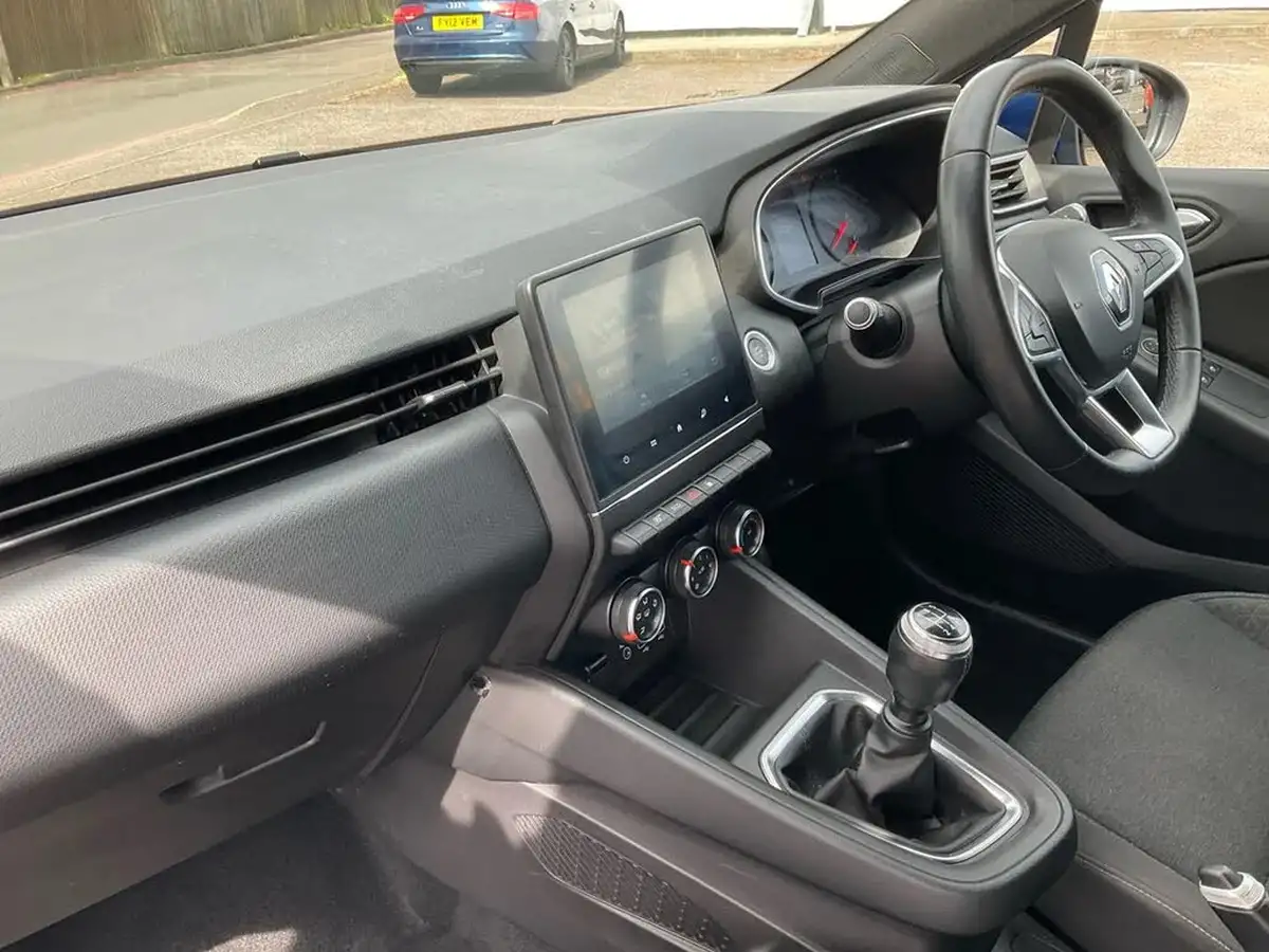 2020-renault-clio-10-sce-iconic-75bhp-big-14