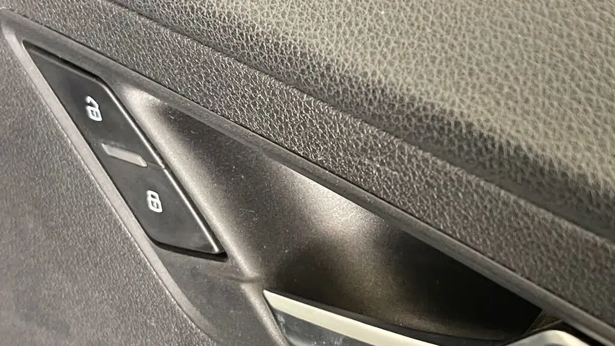 2020-audi-q2-16-30-tdi-technik-s-tronic-big-22