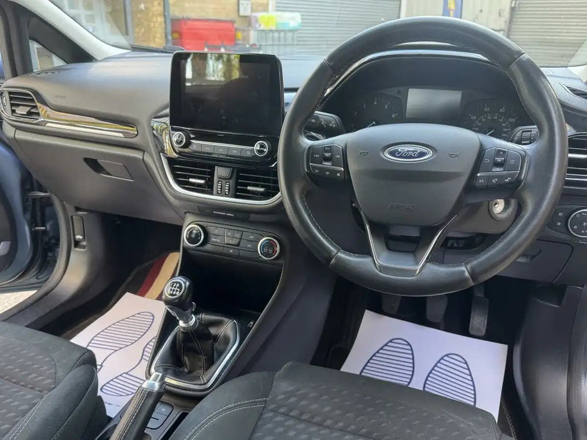 2019-ford-fiesta-10t-zetec-5d-big-1