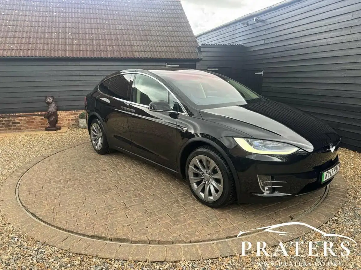 2017-tesla-model-x-e-75d-big-0