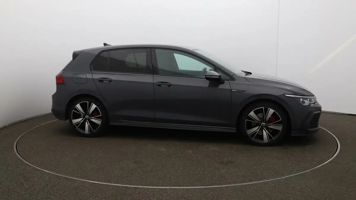 2022-volkswagen-golf-20tdi-gtd-big-40