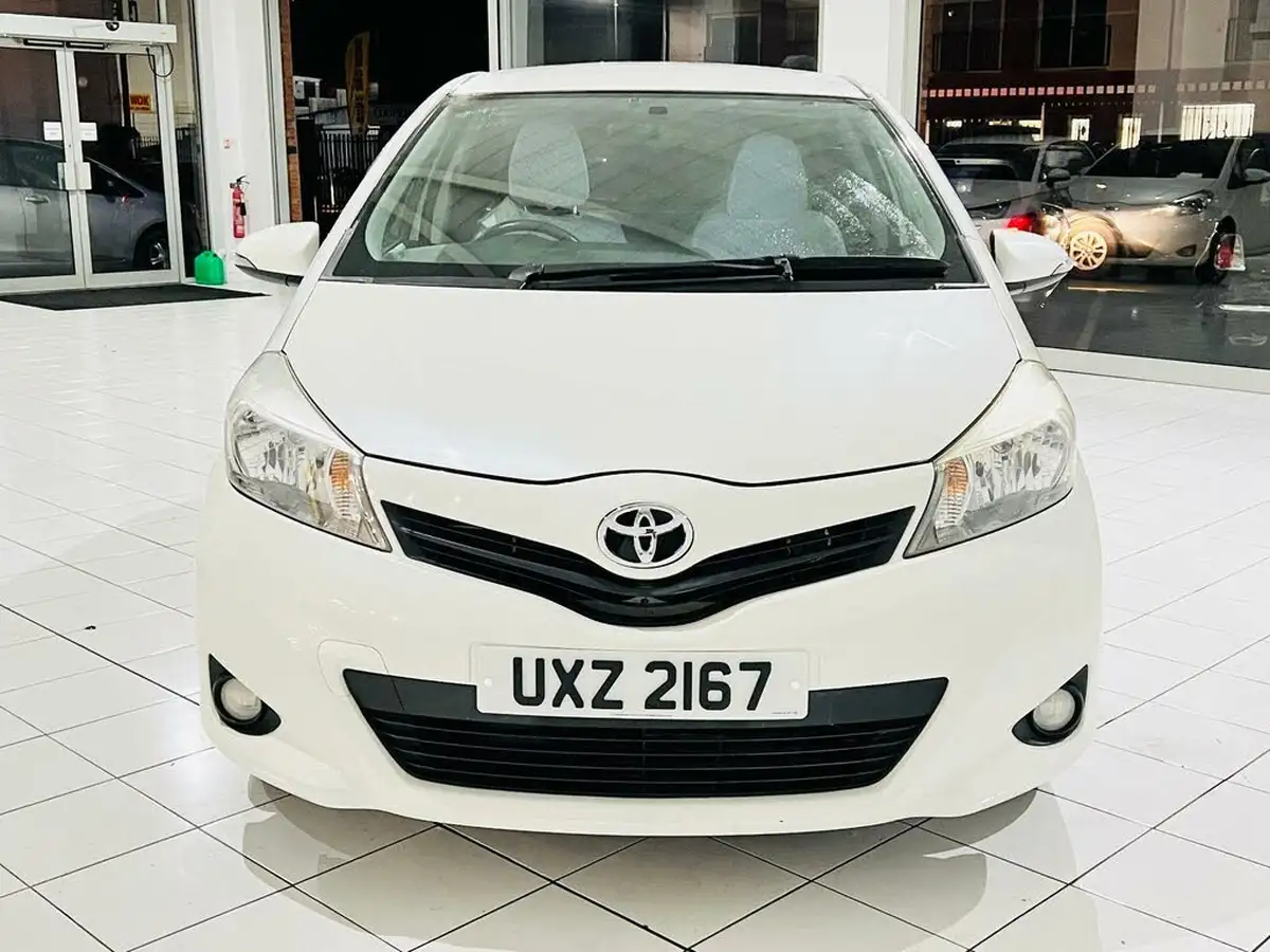 2011-toyota-yaris-133-tr-vvt-i-99bhp-5d-big-3
