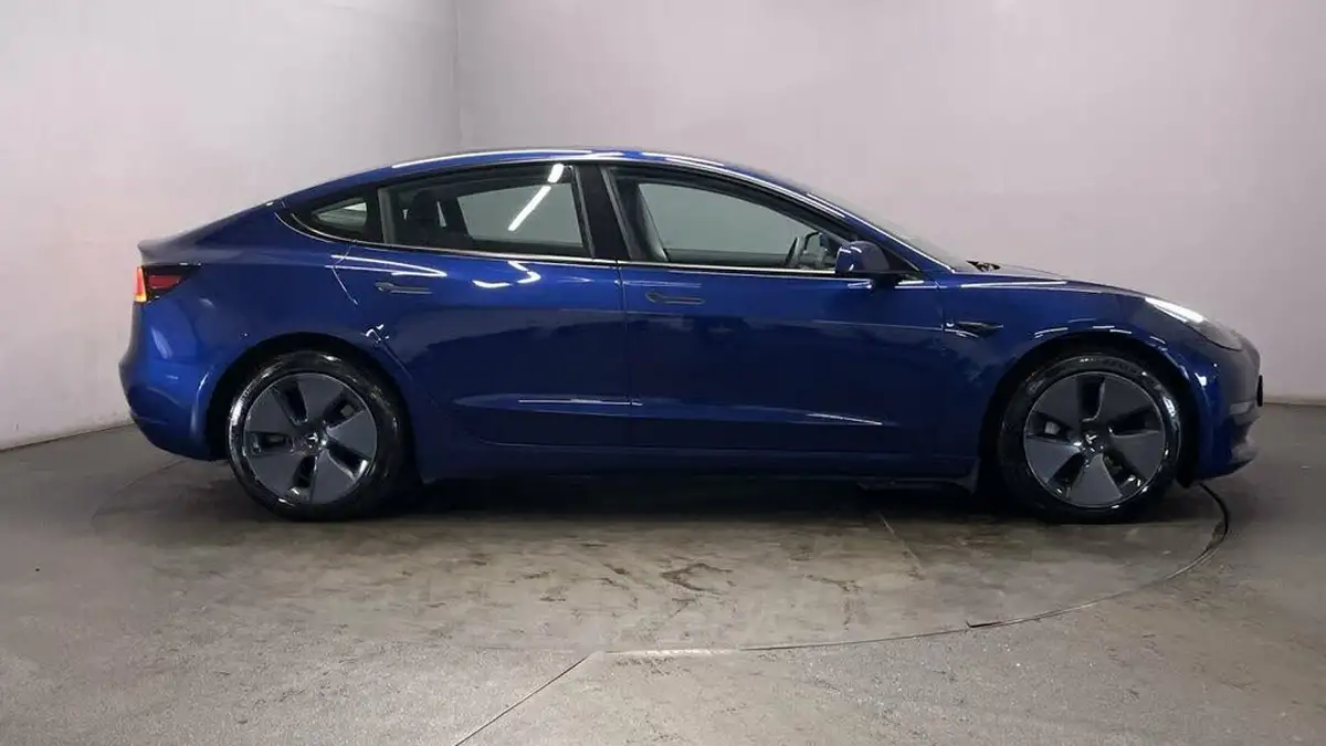 2022-tesla-model-3-e-long-range-big-8