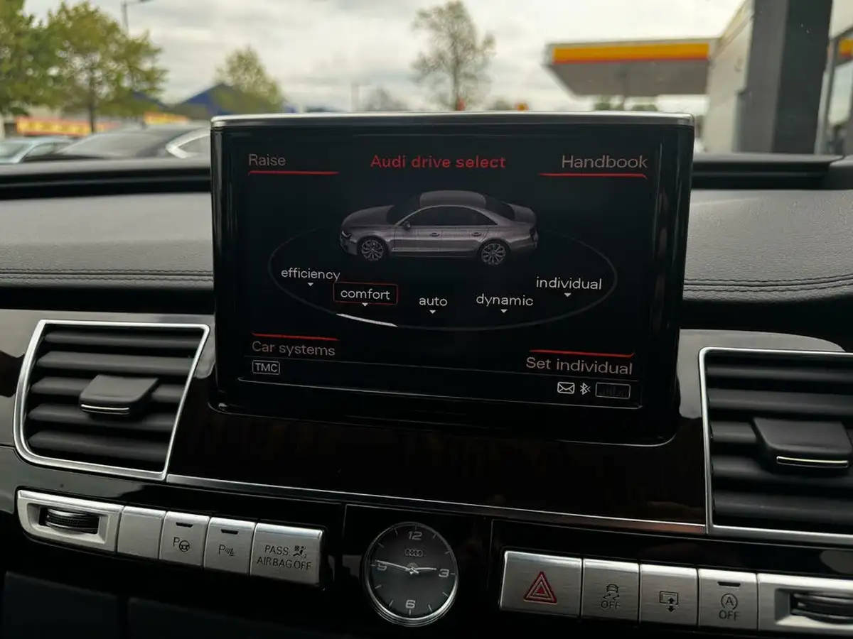 2016-audi-s8-40-tfsi-quattro-520ps-big-24