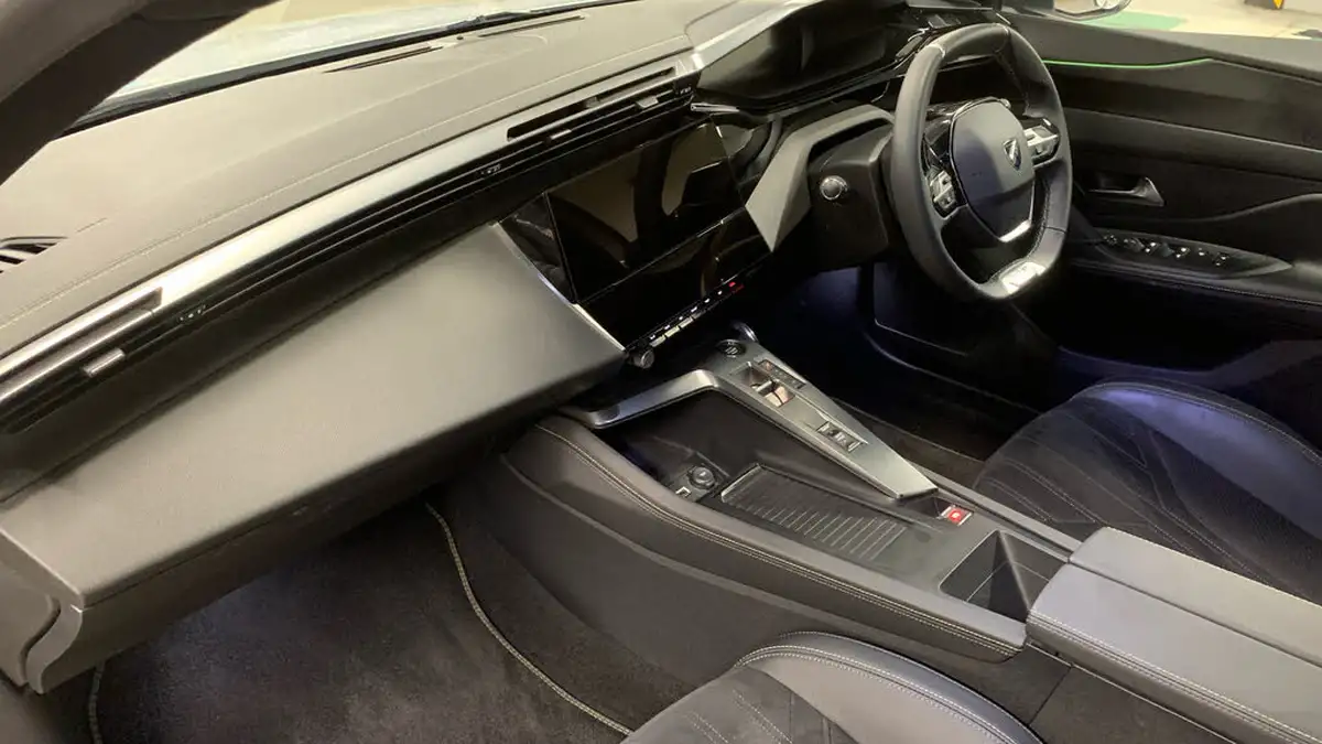 2023-peugeot-308-15-bluehdi-gt-130ps-big-11