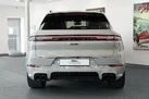 2025-porsche-cayenne-40-v8-turbo-e-hybrid-station-wagon-small-6