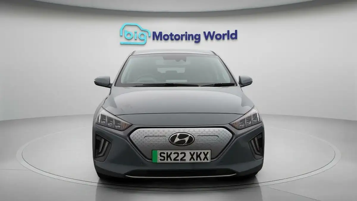 2022-hyundai-ioniq-e-premium-se-electric-big-2