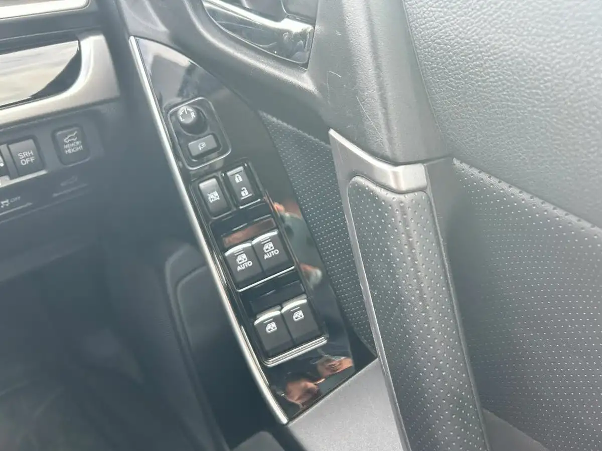2016-subaru-forester-big-21