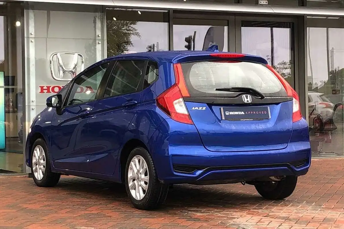 2019-honda-jazz-13-i-vtec-se-cvt-big-3