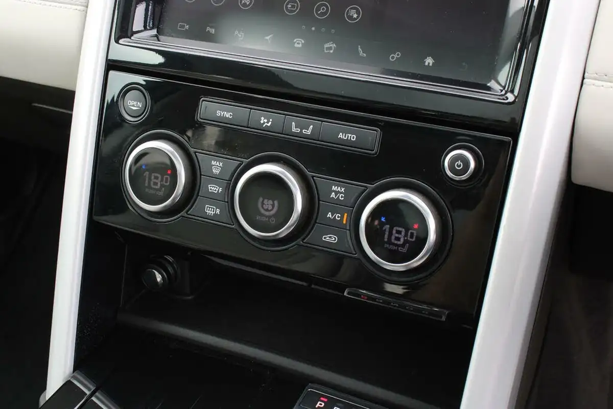 2019-land-rover-discovery-20-sd4-hse-big-21