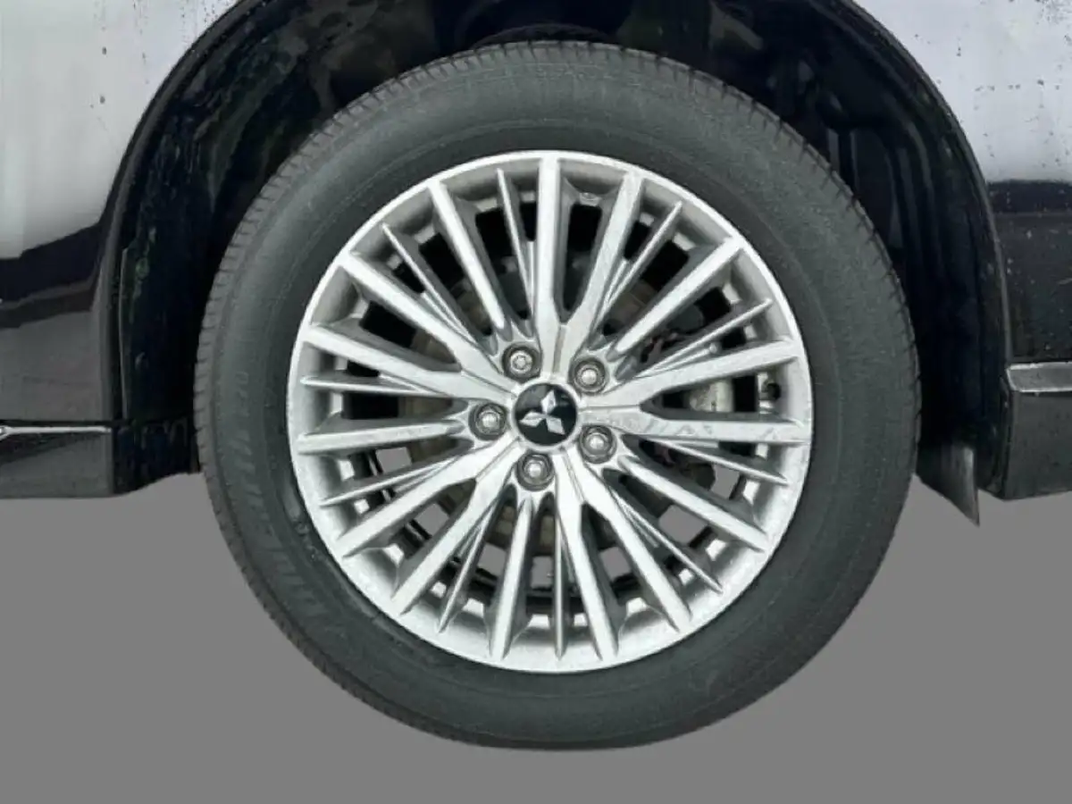 2020-mitsubishi-outlander-24-design-phev-big-5