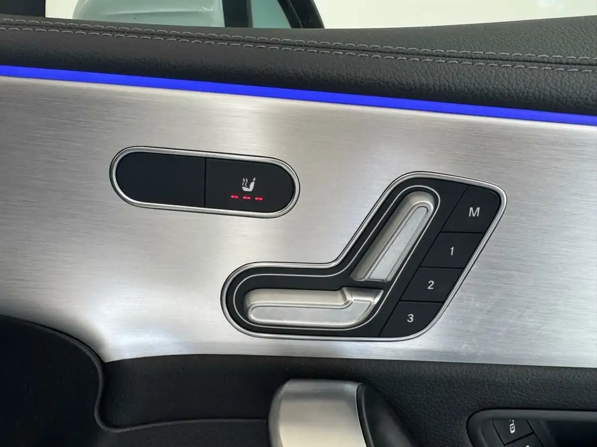 2021-mercedes-benz-cla-13-cla-180-amg-line-premium-plus-coupe-4d-big-14