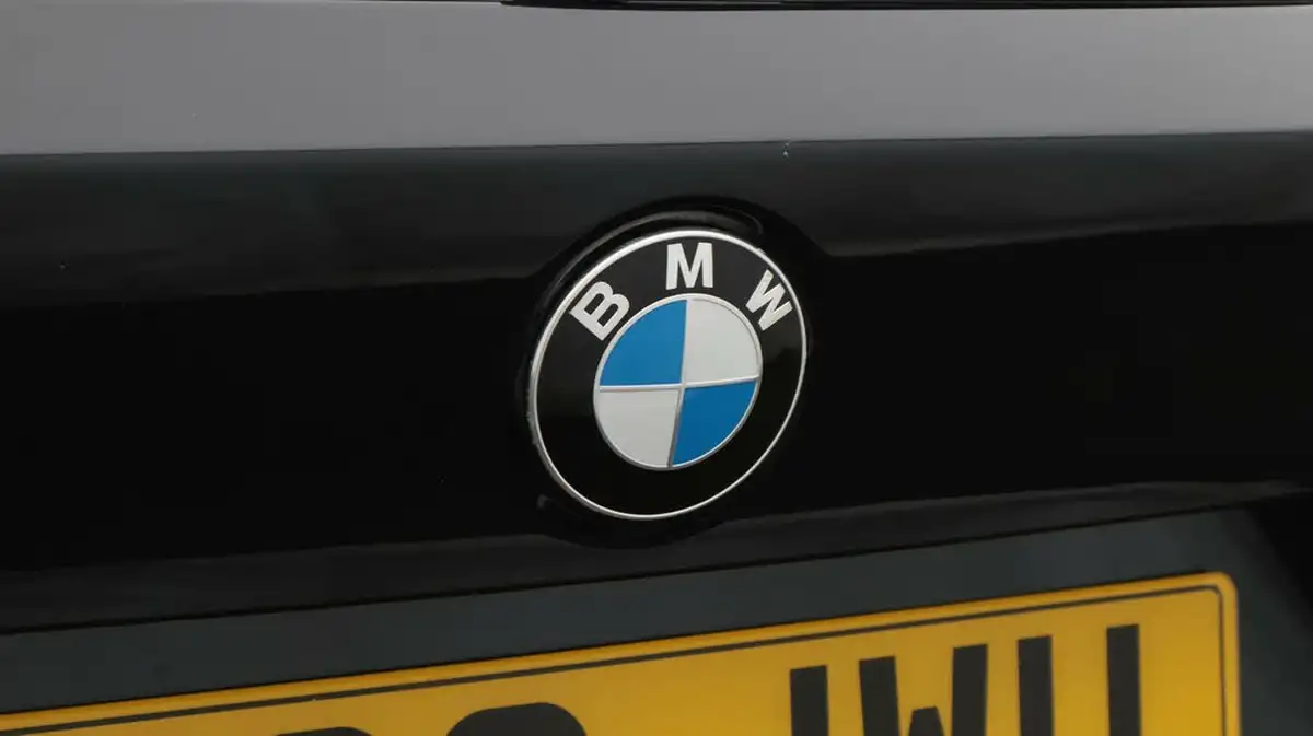 2020-bmw-x1-20td-sdrive18d-xline-sport-auto-big-21