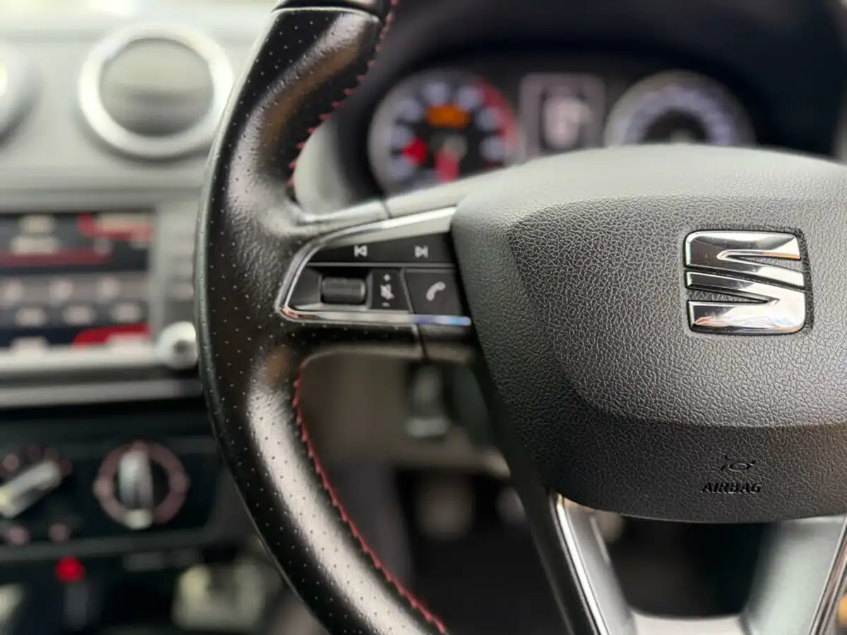 2016-seat-ibiza-12-tsi-fr-technology-110ps-sportcoupe-3d-big-19