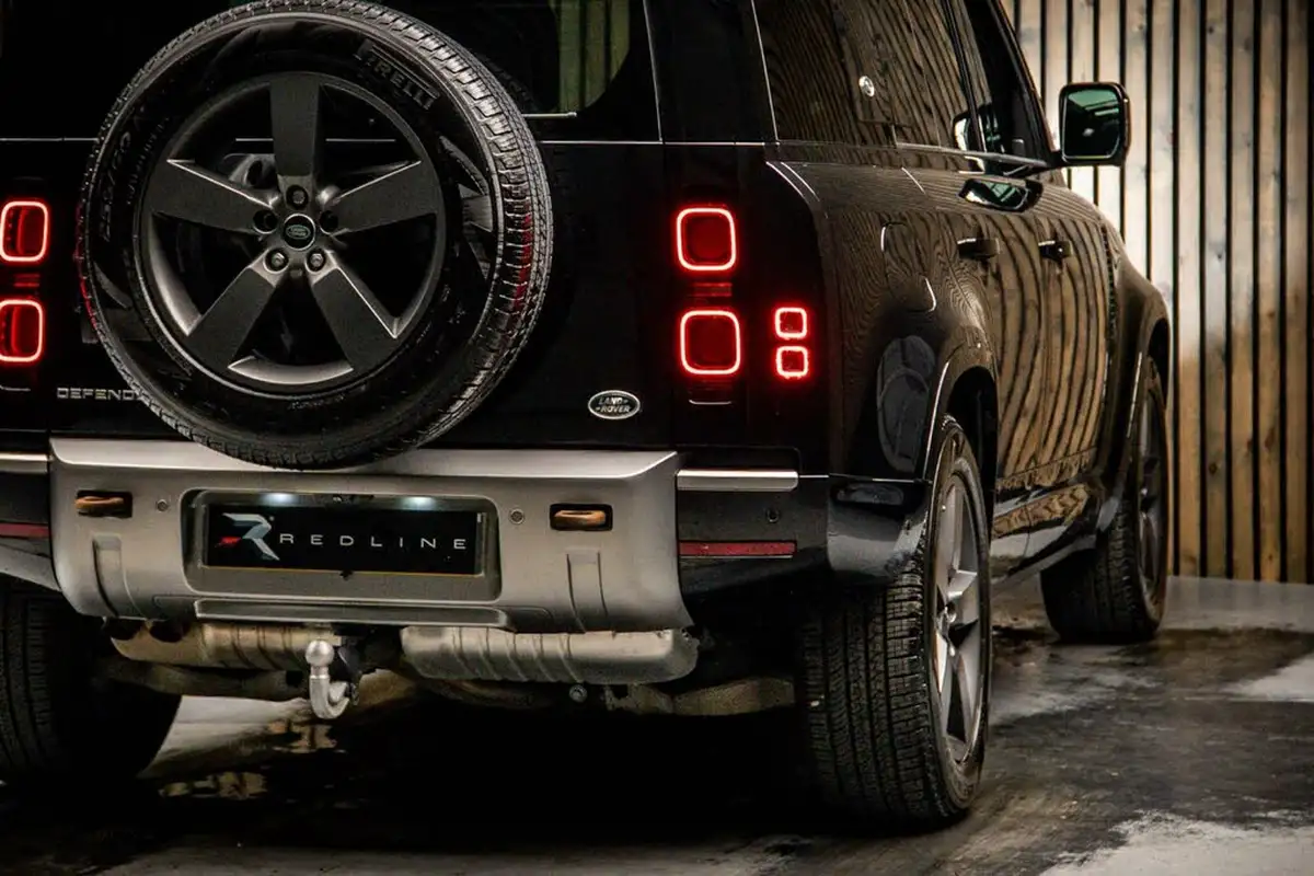 2023-land-rover-110-defender-30-d300-x-dynamic-hse-big-19